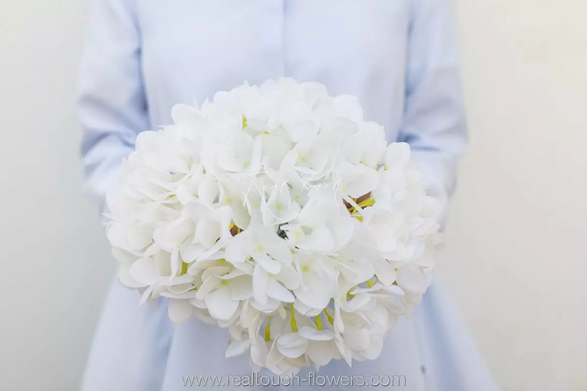 Real Touch Hydrangea Flower XL (without stem) - white Real Touch Hydrangea Flower XL (without stem) - white