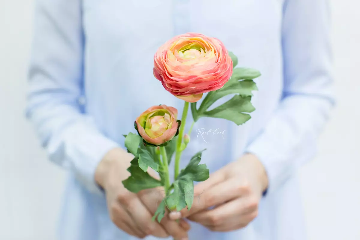 Real Touch Ranunculus Clooney - pink