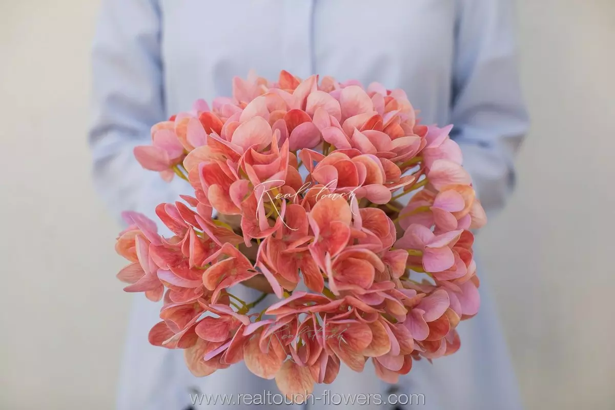 Real Touch Hydrangea Flower XL (without stem) - Coral Real Touch Hydrangea Flower XL (without stem) - Coral