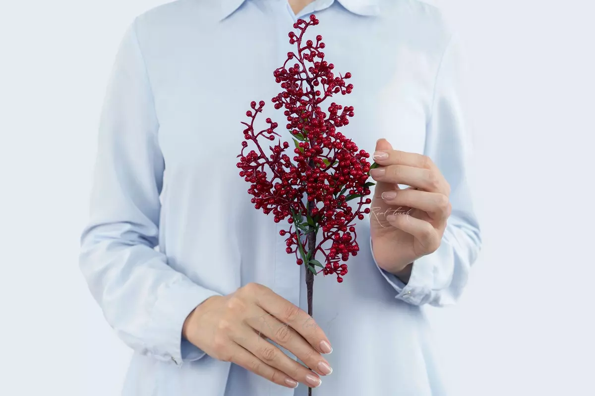 Small Ilex branch - red Small Ilex branch - red
