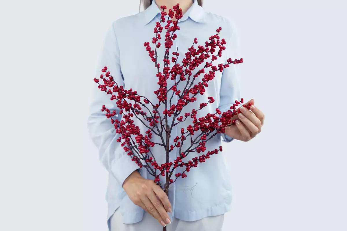 Large Ilex branch - red Large Ilex branch - red